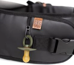 EVE Kids Heupdrager - Baby En Peuter - Heupzitje - Draagzak - Zwart Leer 10 EVE Kids Heupdrager - Baby En Peuter - Heupzitje - Draagzak - Zwart Leer -Babyproducten Serie Winkel 1200x1060 2