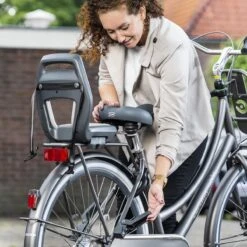 Qibbel 6+ Junior Fietsstoeltje Achter - Zwart - Inclusief Voetsteuntjes 23 Qibbel 6+ Junior Fietsstoeltje Achter - Zwart - Inclusief Voetsteuntjes -Babyproducten Serie Winkel 1200x1199 10