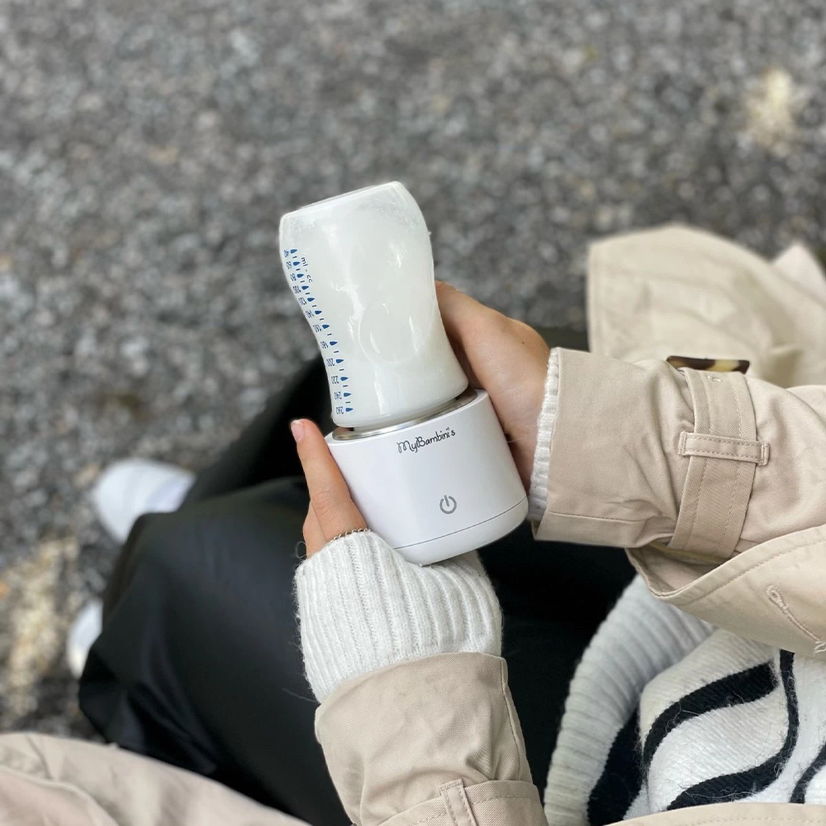 MyBambini's Bottle Warmer Pro™ - Draagbare Baby Flessenwarmer Voor Onderweg - Blauw - Geschikt Voor Smalle Hals Flessen Van Dr. Brown's, Difrax, Medela & Nanobebe 10 MyBambini's Bottle Warmer Pro™ - Draagbare Baby Flessenwarmer Voor Onderweg - Blauw - Geschikt Voor Smalle Hals Flessen Van Dr. Brown's, Difrax, Medela & Nanobebe - Afbeelding 8