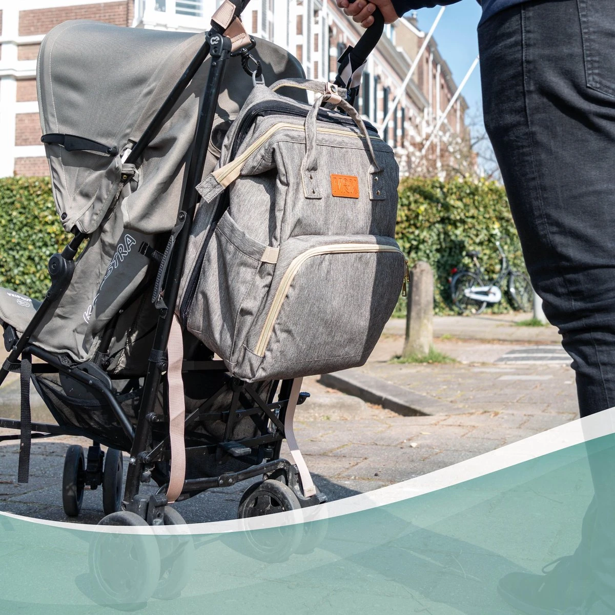 Luiertas Rugzak - Monx Luiertas Verzorgingstas Met Uitklapbaar Babybedje - Overzichtelijke Luierrugzak Extra Buggy En Kinderwagen Haken Inclusief Geïsoleerde Flessenhouder - Grijs 10 Luiertas Rugzak - Monx Luiertas Verzorgingstas Met Uitklapbaar Babybedje - Overzichtelijke Luierrugzak Extra Buggy En Kinderwagen Haken Inclusief Geïsoleerde Flessenhouder - Grijs - Afbeelding 8