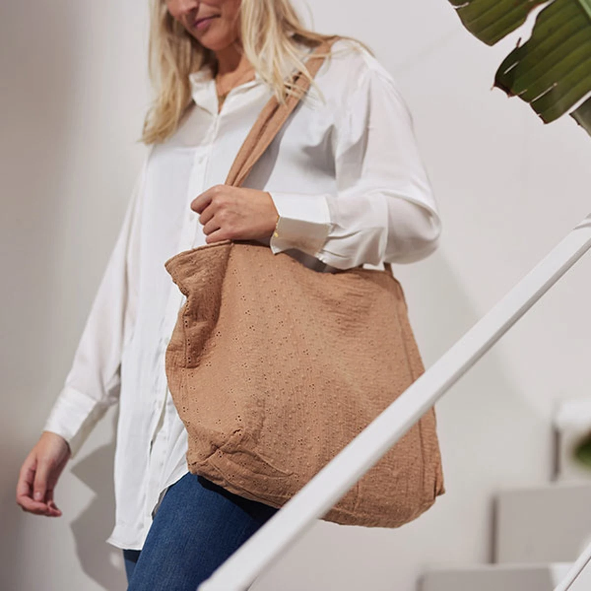 Jollein Shopper Embroidery - Biscuit 3 Jollein Shopper Embroidery - Biscuit