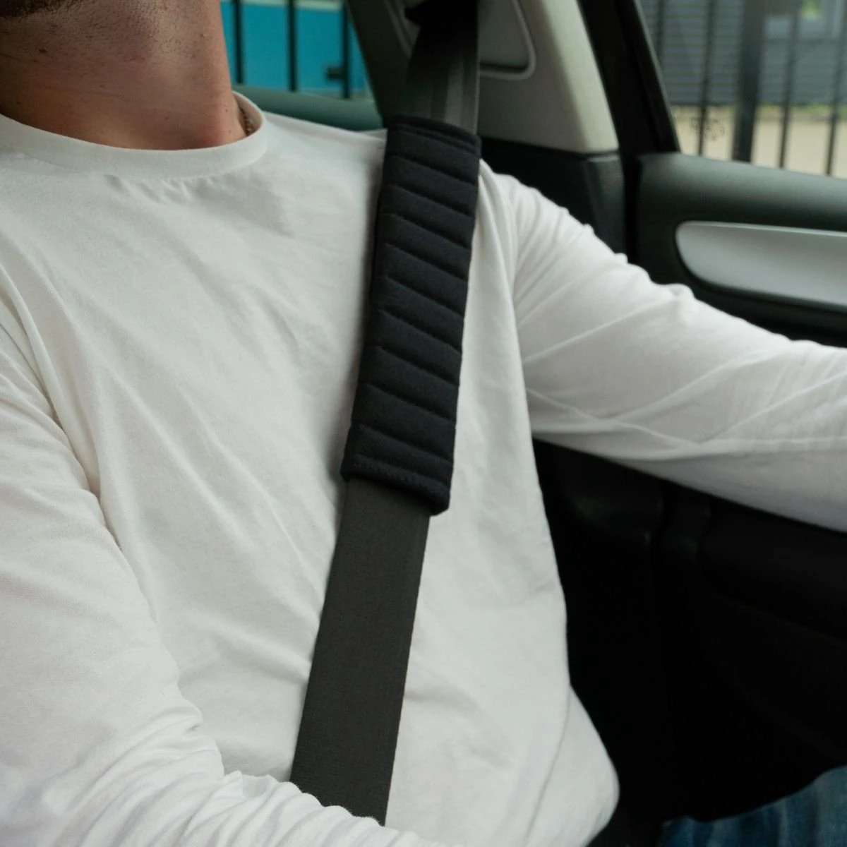 Hazlö Luxe Gordelhoezen - Auto Gordel Beschermer - Schouderhoezen - Gordelkussen - Gordel Beschermer - Gordelhoes - 2 Stuks - Zwart 6 Hazlö Luxe Gordelhoezen - Auto Gordel Beschermer - Schouderhoezen - Gordelkussen - Gordel Beschermer - Gordelhoes - 2 Stuks - Zwart - Afbeelding 4