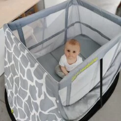 AeroMoov Instant Travel Cot Reisbed - Giraph Sky -Babyproducten Serie Winkel 1200x1200 750