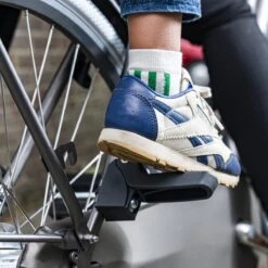 Qibbel 6+ Junior Fietsstoeltje Achter - Zwart - Inclusief Voetsteuntjes 29 Qibbel 6+ Junior Fietsstoeltje Achter - Zwart - Inclusief Voetsteuntjes -Babyproducten Serie Winkel 1200x1200 859