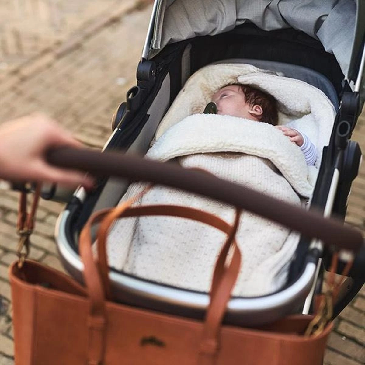 Jollein Voetenzak Voor Autostoel & Kinderwagen - Bliss Knit - Nougat 15 Jollein Voetenzak Voor Autostoel & Kinderwagen - Bliss Knit - Nougat - Afbeelding 13