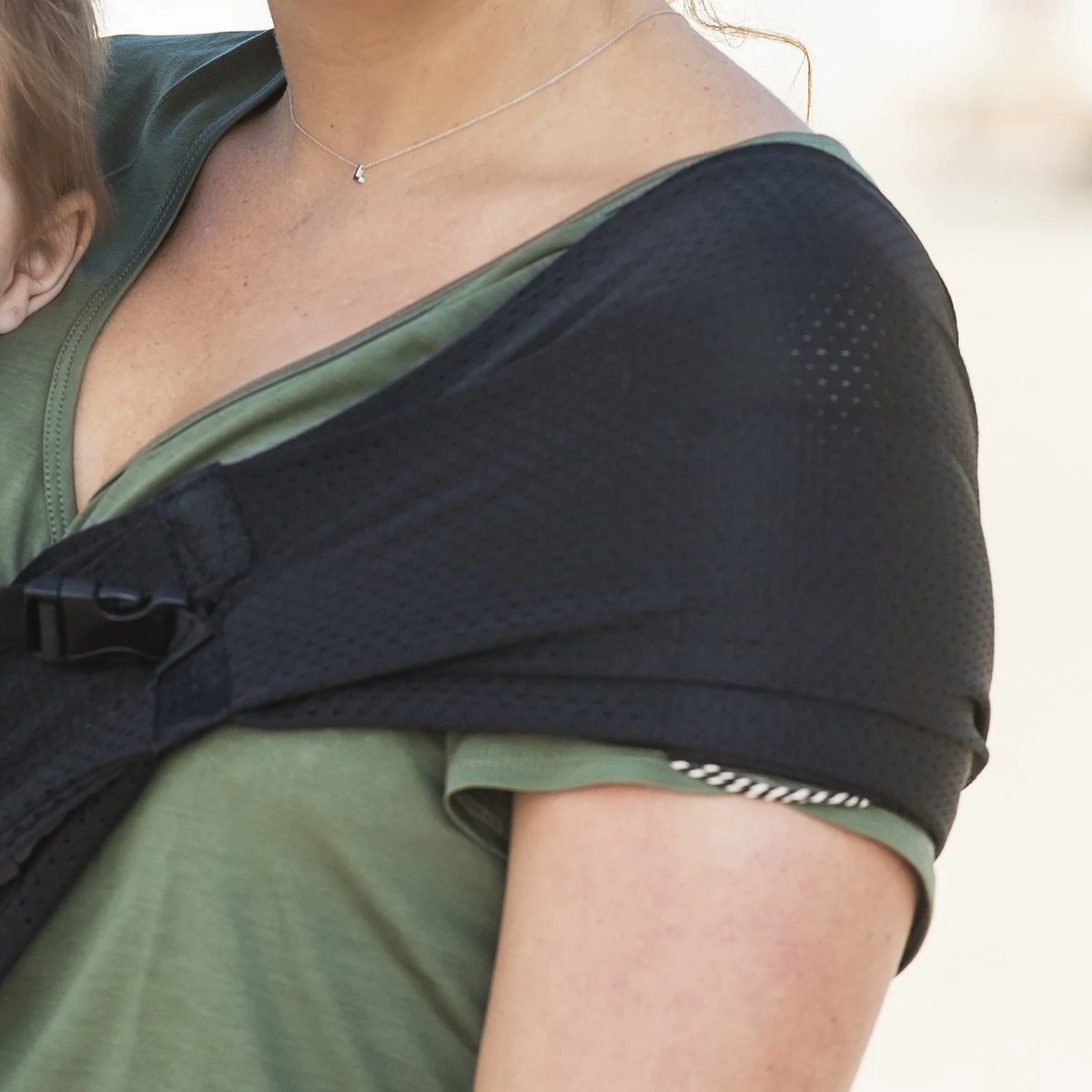 Minimonkey Mini Sling Draagzak - Zwart 5 Minimonkey Mini Sling Draagzak - Zwart - Afbeelding 3