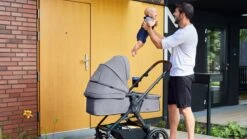 Kinderkraft B-Tour Ash Grey 3-in-1 Combi Kinderwagen Incl. Autostoel KSBTOU00DGR3000 30 Kinderkraft B-Tour Ash Grey 3-in-1 Combi Kinderwagen Incl. Autostoel KSBTOU00DGR3000 -Babyproducten Serie Winkel 1200x675 7