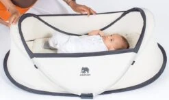 Deryan Infant BabyBox Campingbedje - Baby Klamboe - Cream -Babyproducten Serie Winkel 1200x716