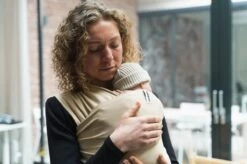 Cuddie Baby Draagdoek - Premium Organic Baby Draagdoek Gemaakt Van Bio Katoen - Newborns Tot 15 Kg - Baby Cadeau - Met Wenskaart - Sand -Babyproducten Serie Winkel 1200x799 30