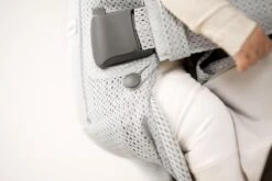 BabyBjörn Draagzak One Air - 3D Mesh - Zilver -Babyproducten Serie Winkel 1200x800 149