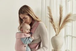 BabyBjörn Draagzak Mini - 3D Jersey - Lichtroze 18 BabyBjörn Draagzak Mini - 3D Jersey - Lichtroze -Babyproducten Serie Winkel 1200x800 175