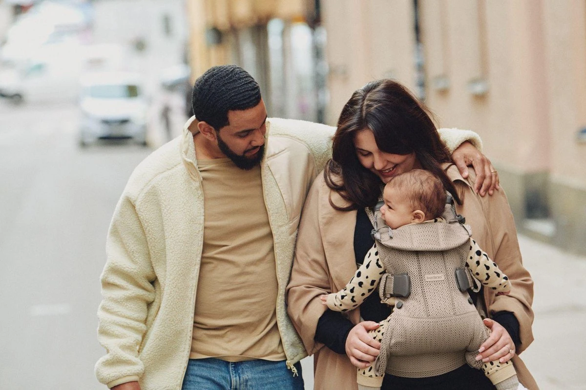 BabyBjörn Draagzak One Air - 3D Mesh - Grijs-beige 9 BabyBjörn Draagzak One Air - 3D Mesh - Grijs-beige - Afbeelding 7