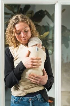 Cuddie Baby Draagdoek - Premium Organic Baby Draagdoek Gemaakt Van Bio Katoen - Newborns Tot 15 Kg - Baby Cadeau - Met Wenskaart - Sand -Babyproducten Serie Winkel 799x1200 30