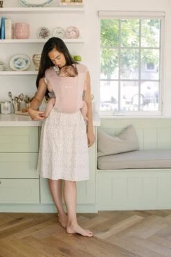 Ergobaby - Embrace - Draagzak Baby - Blush Pink -Babyproducten Serie Winkel 799x1200 35