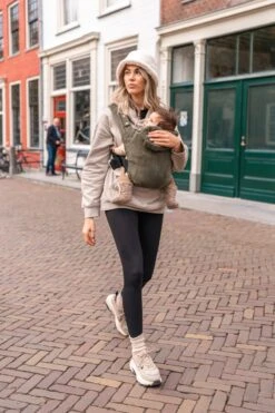 ByKay - Draagzak - Click Carrier Classic - Moss Green -Babyproducten Serie Winkel 800x1200 104