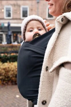 ByKay - Draagdoek - Rekbaar - Black - Maat M - Organic Katoen - Stretchy Wrap Deluxe - 3 Jaar - Buik - Heup -Babyproducten Serie Winkel 800x1200 130
