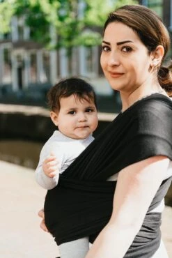 Baby Garden Draagdoek Zwart - Ergonomisch - Original - Gratis Slabbetje 13 Baby Garden Draagdoek Zwart - Ergonomisch - Original - Gratis Slabbetje -Babyproducten Serie Winkel 801x1200 4
