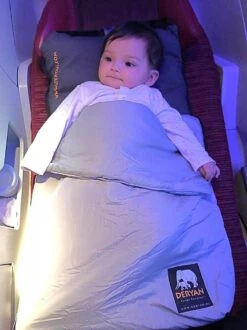 Deryan AirTraveller Vliegtuigbedje - Reiskussen Met Matras - Compact Opgevouwen 21 Deryan AirTraveller Vliegtuigbedje - Reiskussen Met Matras - Compact Opgevouwen -Babyproducten Serie Winkel 899x1200 8