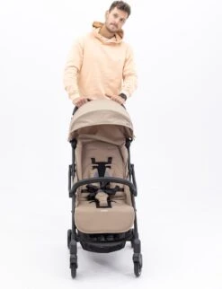 Hamilton By Yoop X1 Plus Buggy – Nieuw, Hoger, Uitgebreider 2023 Model – Premium Stroller Met One Hand Folding Technologie – Kaki – Lichte, Verstelbare En Wendbare Kinderwagen Met Vele Gemakken -Babyproducten Serie Winkel 920x1200 1