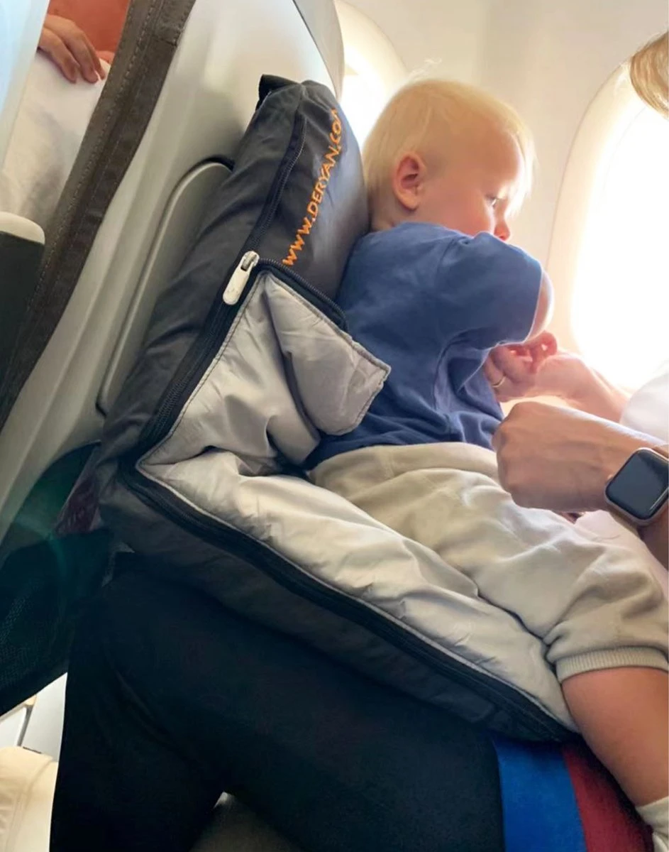 Deryan AirTraveller Vliegtuigbedje - Reiskussen Met Matras - Compact Opgevouwen 10 Deryan AirTraveller Vliegtuigbedje - Reiskussen Met Matras - Compact Opgevouwen - Afbeelding 8